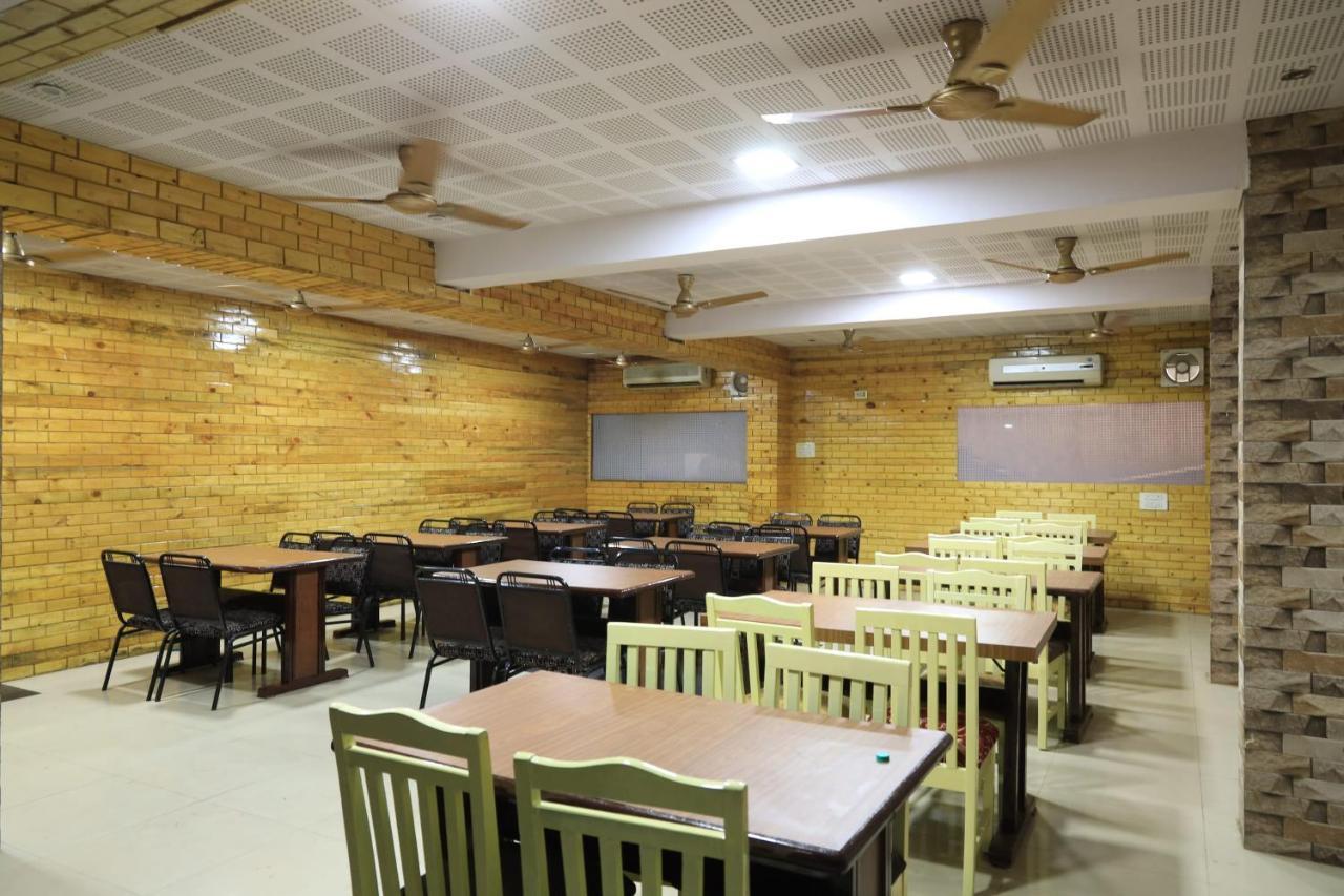 Oyo Flagship 77764 Hotel Rahul Ganeshpeth Colony Nagpur Ngoại thất bức ảnh
