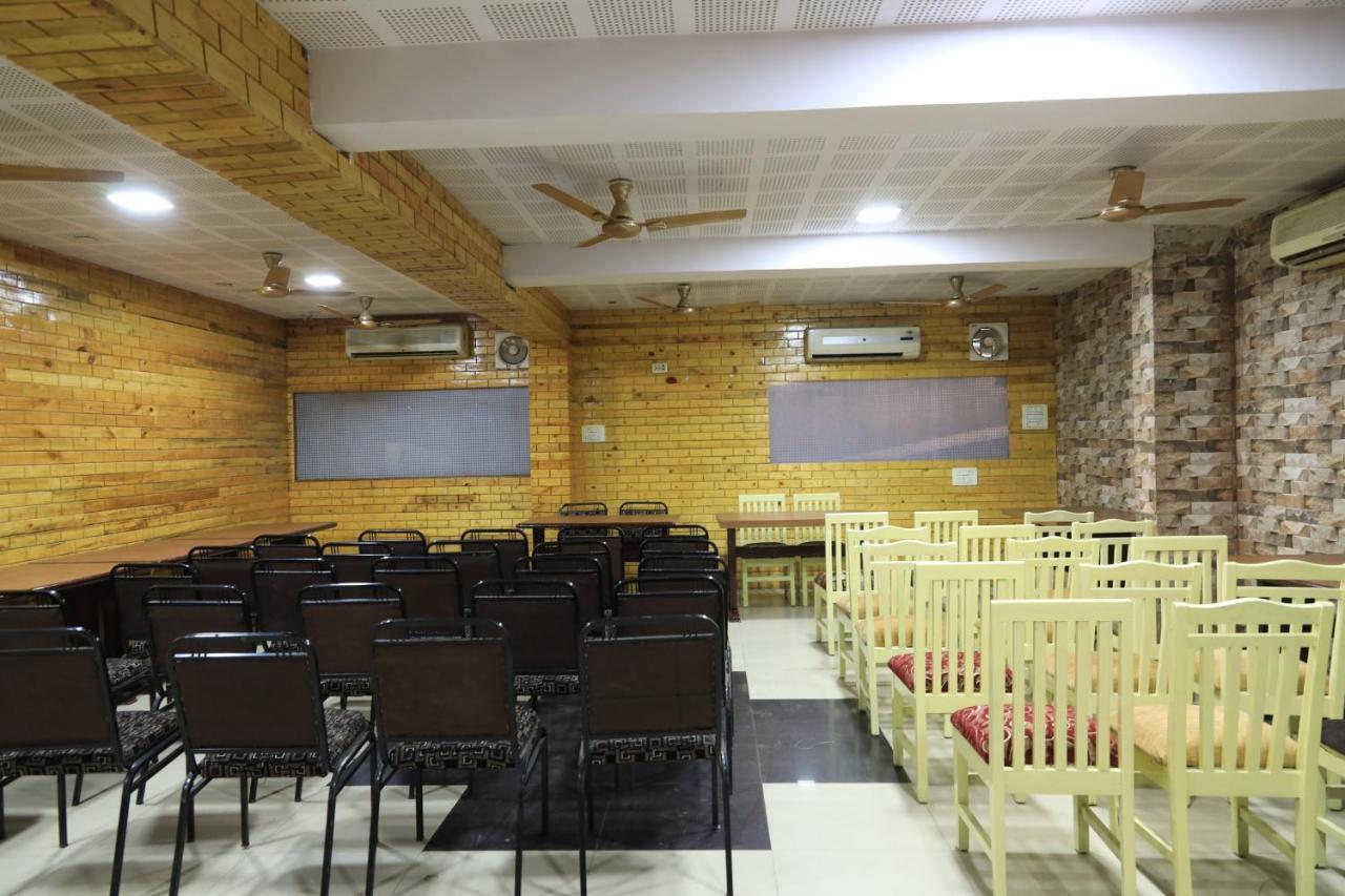 Oyo Flagship 77764 Hotel Rahul Ganeshpeth Colony Nagpur Ngoại thất bức ảnh